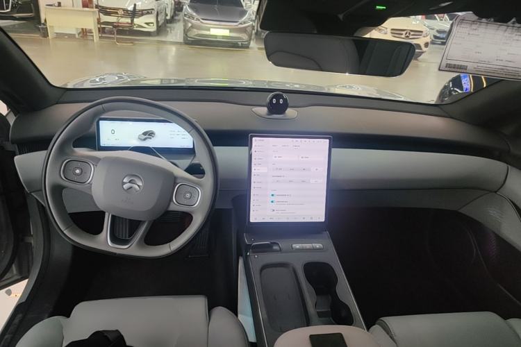 Used Nio ET5T 2024 75kWh Touring Center Console