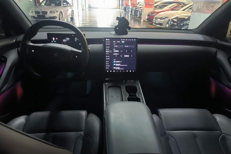 Used Nio ET5T 2024 75kWh Touring Center Console