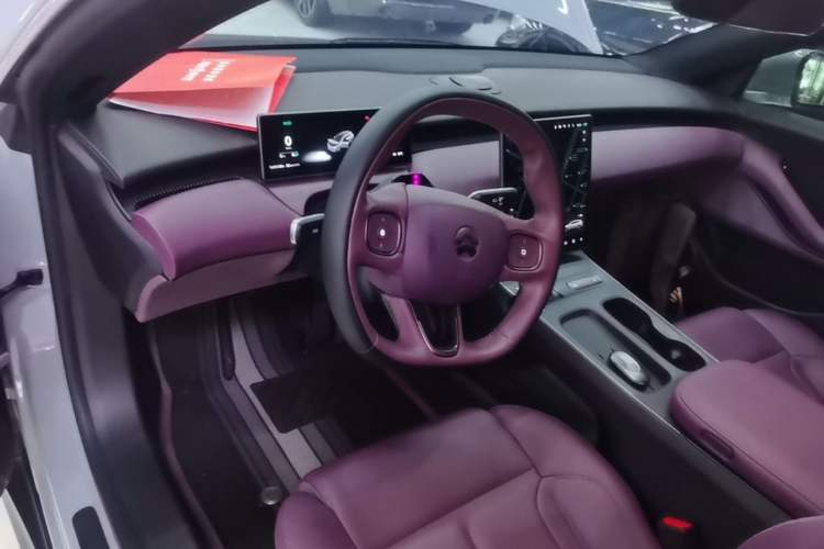 Used Nio ET5T 2024 75kWh Touring Center Console