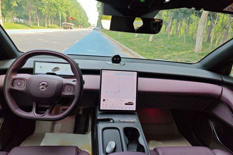 Used Nio ET5T 2024 75kWh Touring Center Console