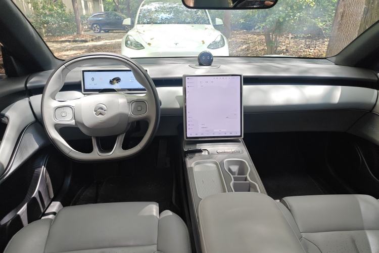 Used Nio ET5T 2024 75kWh Touring Center Console