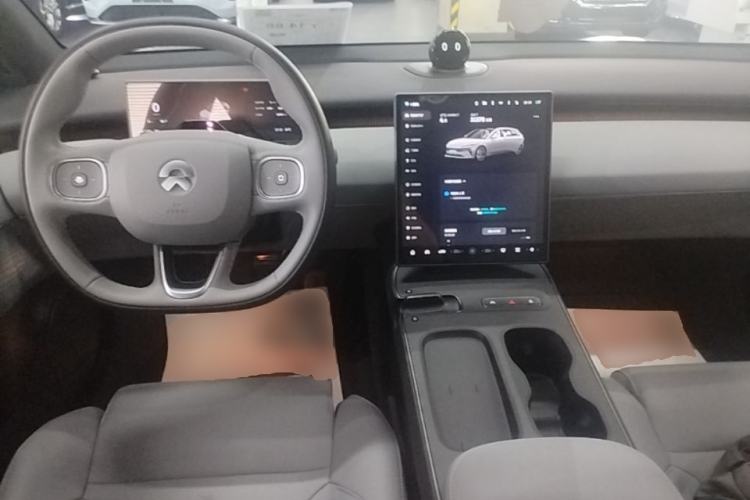 Used Nio ET5T 2024 75kWh Touring Center Console