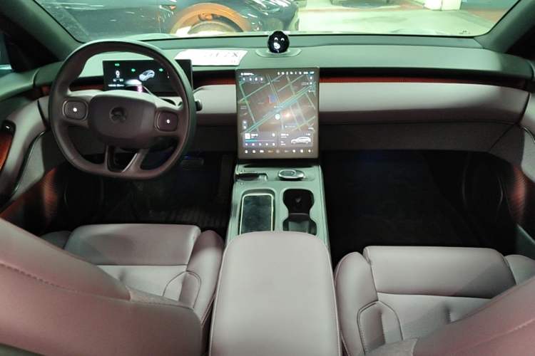 Used Nio ET5T 2024 75kWh Touring Center Console