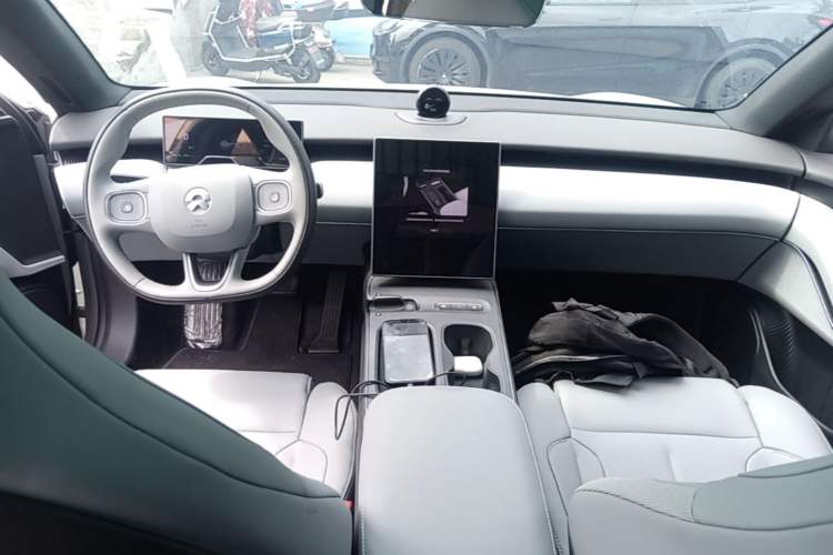 Used Nio ET5T 2024 75kWh Touring Center Console