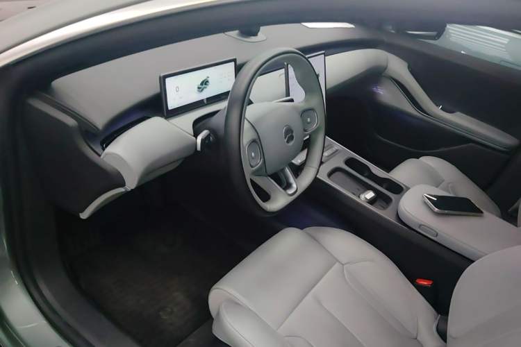 Used Nio ET5T 2024 75kWh Touring Center Console