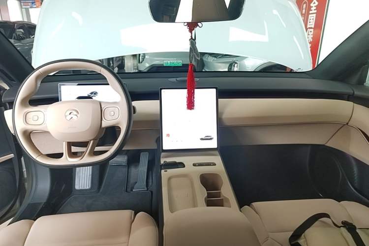 Used Nio ET5T 2024 75kWh Touring Center Console