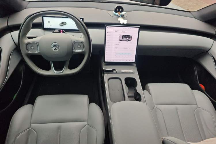 Used Nio ET5T 2024 75kWh Touring Center Console