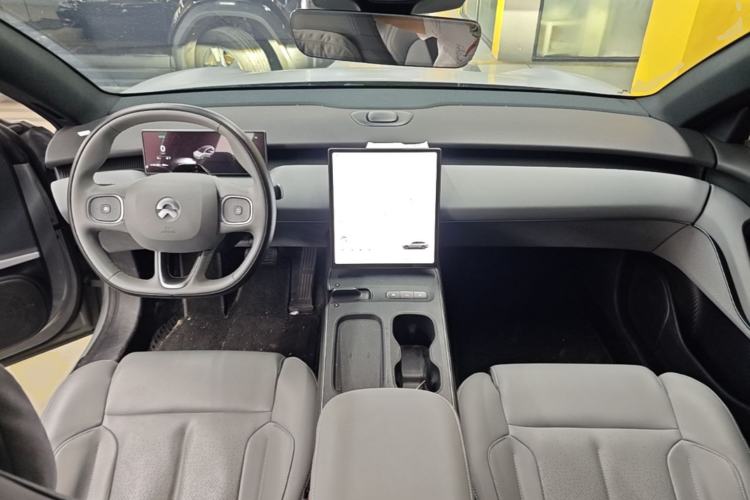 Used Nio ET5T 2024 75kWh Touring Center Console