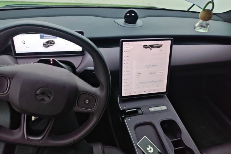 Used Nio ET5T 2024 75kWh Touring Center Console
