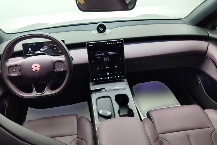 Used Nio ET5T 2024 75kWh Touring Center Console