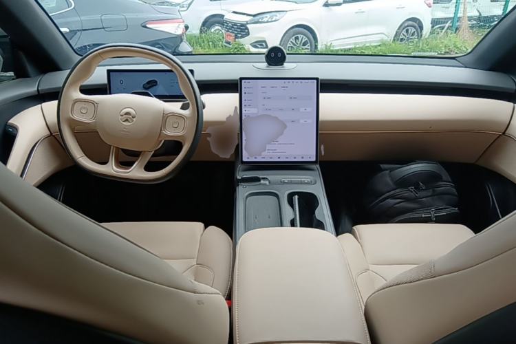 Used Nio ET5T 2024 75kWh Touring Center Console