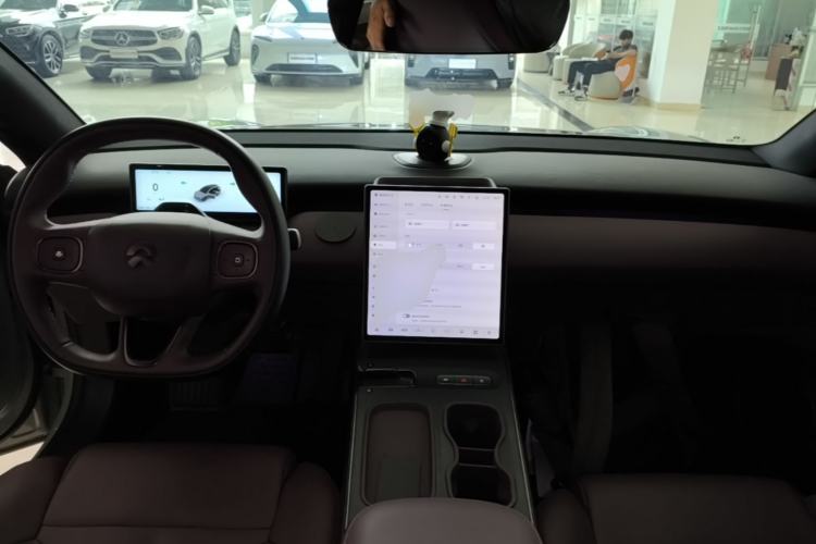 Used Nio ET5T 2024 75kWh Touring Center Console