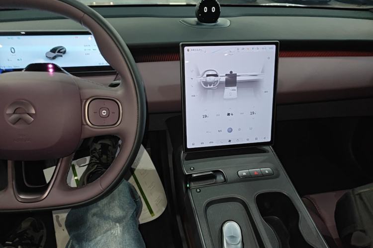 Used Nio ET5T 2024 75kWh Touring Center Console