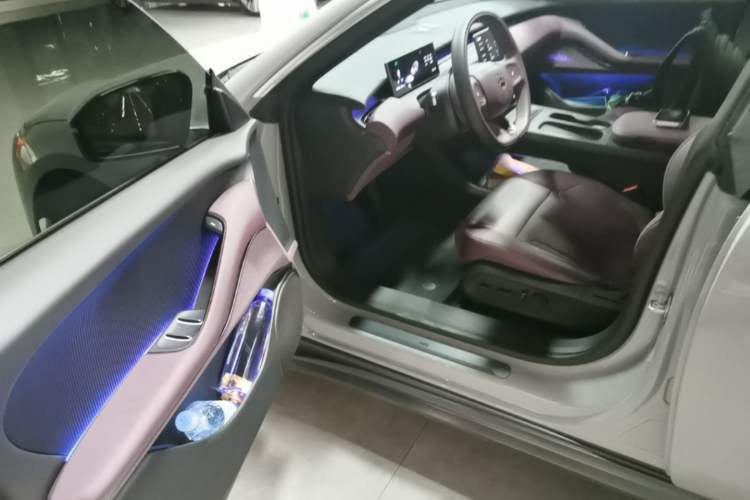 Used Nio ET5T 2024 75kWh Touring Driver Seat