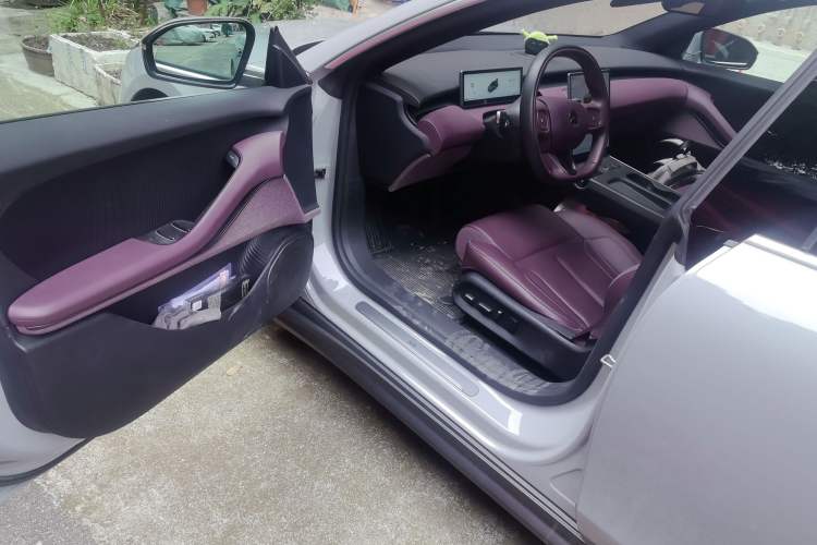 Used Nio ET5T 2024 75kWh Touring Driver Seat