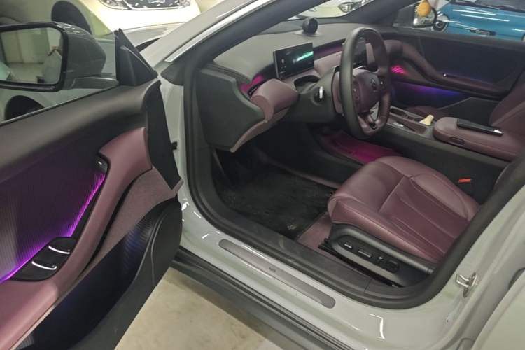 Used Nio ET5T 2024 75kWh Touring Driver Seat