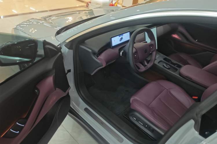Used Nio ET5T 2024 75kWh Touring Driver Seat