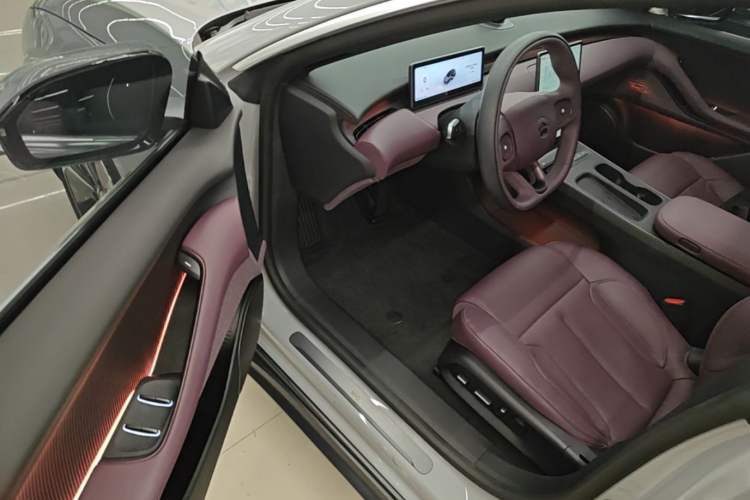 Used Nio ET5T 2024 75kWh Touring Driver Seat