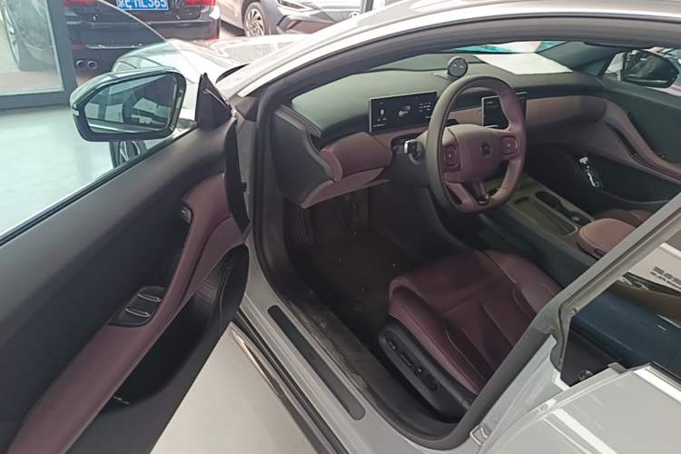 Used Nio ET5T 2024 75kWh Touring Driver Seat