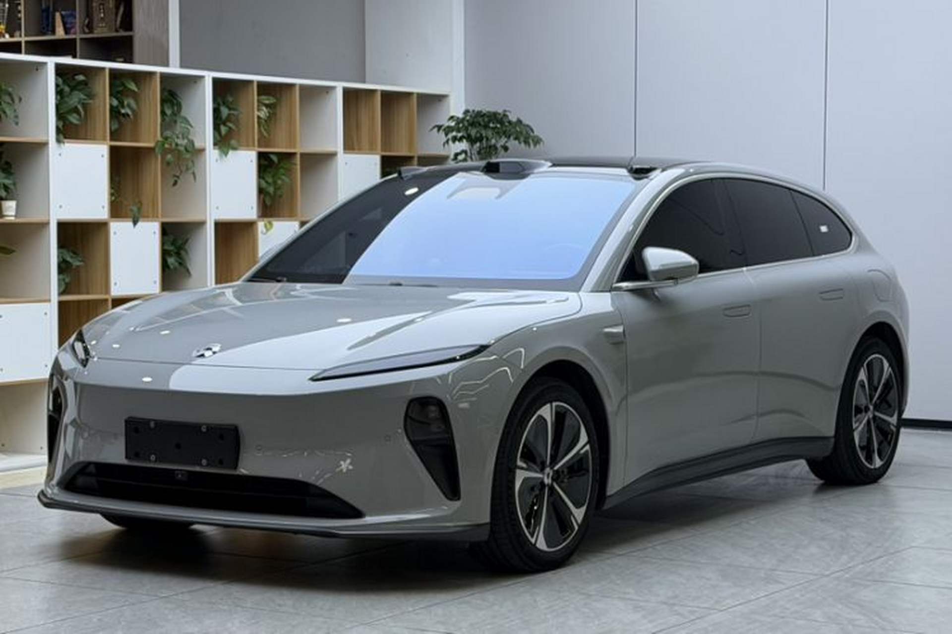 Used Nio ET5T 2024 75kWh Touring Front Left 45 Deg