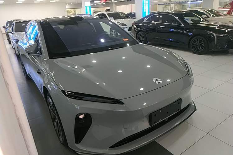 Used Nio ET5T 2024 75kWh Touring Front Right 45 Deg