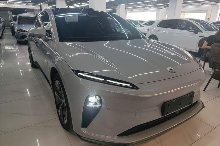 Used Nio ET5T 2024 75kWh Touring Front Right 45 Deg