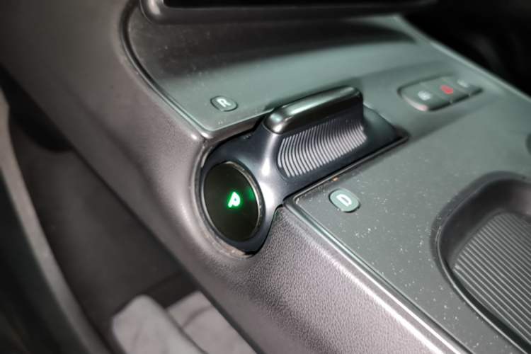 Used Nio ET5T 2024 75kWh Touring Gear Lever