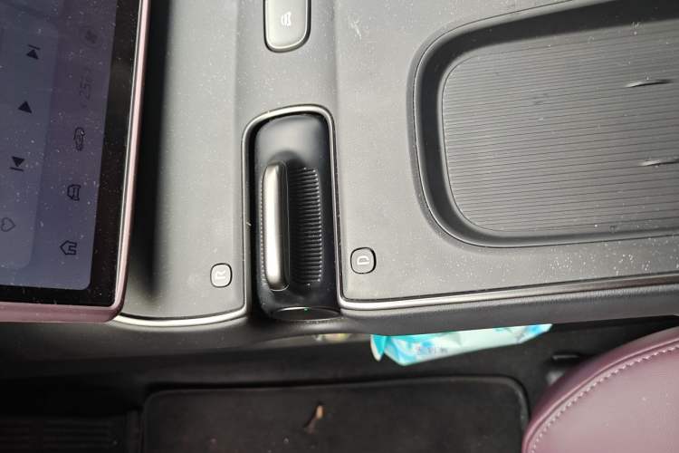 Used Nio ET5T 2024 75kWh Touring Gear Lever