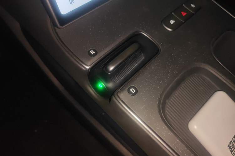 Used Nio ET5T 2024 75kWh Touring Gear Lever