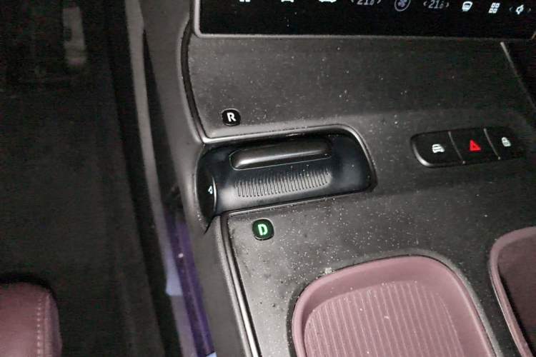 Used Nio ET5T 2024 75kWh Touring Gear Lever