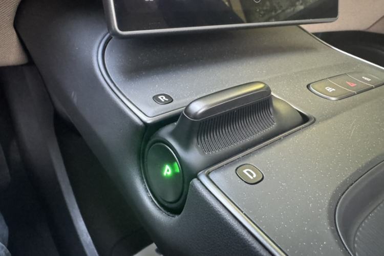 Used Nio ET5T 2024 75kWh Touring Gear Lever