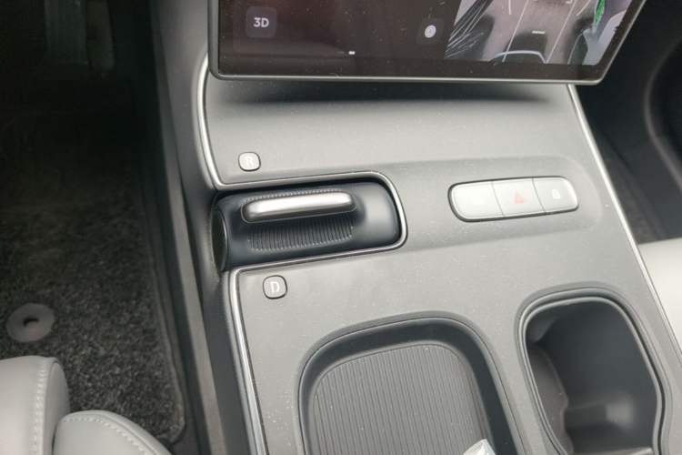 Used Nio ET5T 2024 75kWh Touring Gear Lever