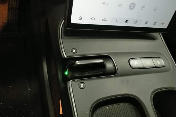 Used Nio ET5T 2024 75kWh Touring Gear Lever