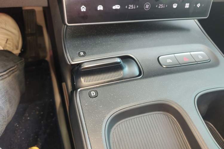 Used Nio ET5T 2024 75kWh Touring Gear Lever