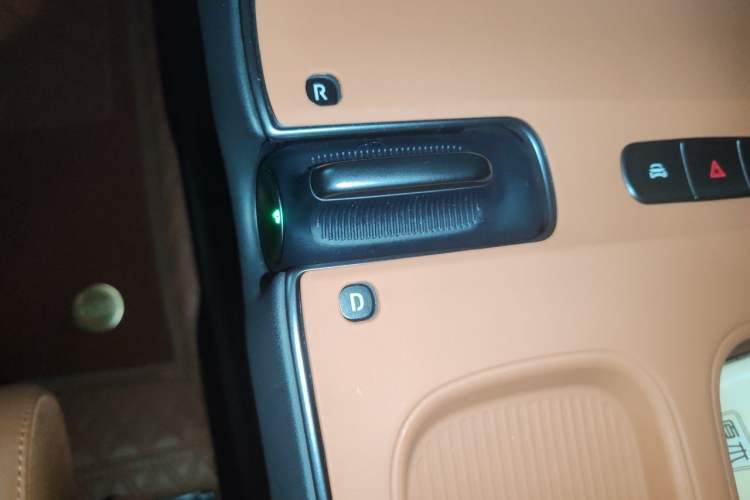 Used Nio ET5T 2024 75kWh Touring Gear Lever