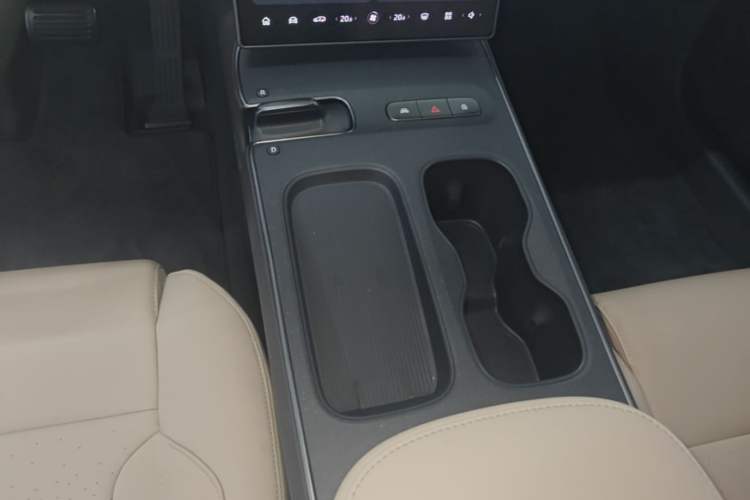 Used Nio ET5T 2024 75kWh Touring Gear Lever
