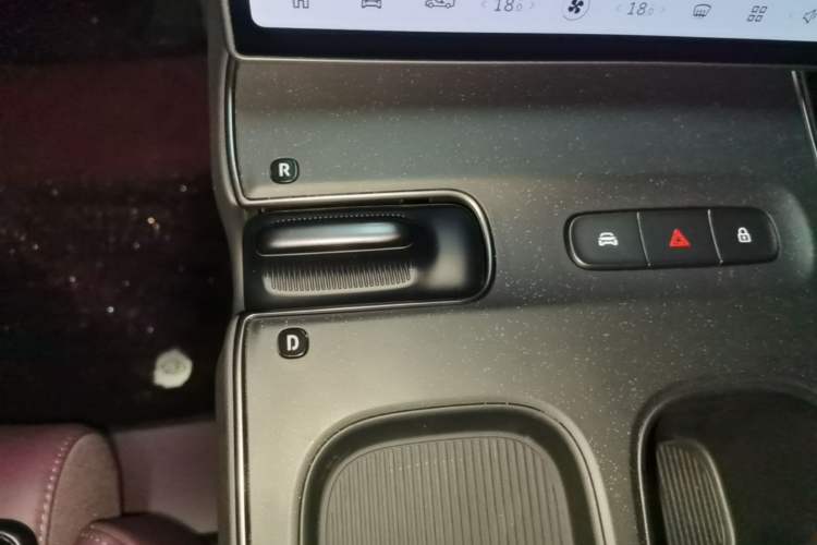 Used Nio ET5T 2024 75kWh Touring Gear Lever
