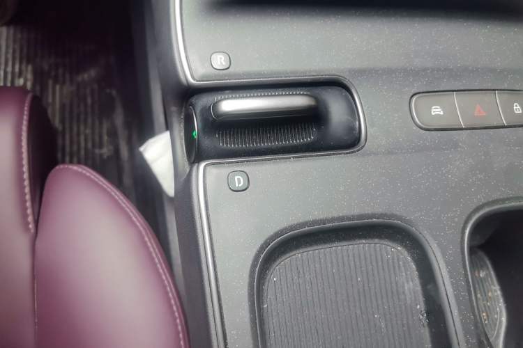 Used Nio ET5T 2024 75kWh Touring Gear Lever