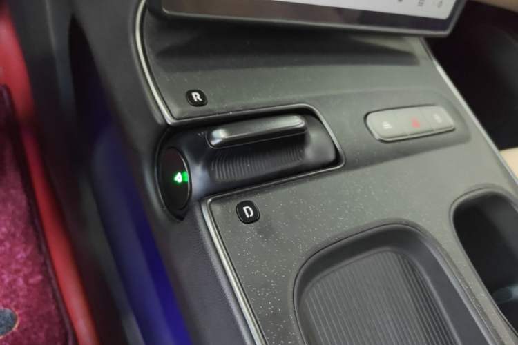 Used Nio ET5T 2024 75kWh Touring Gear Lever