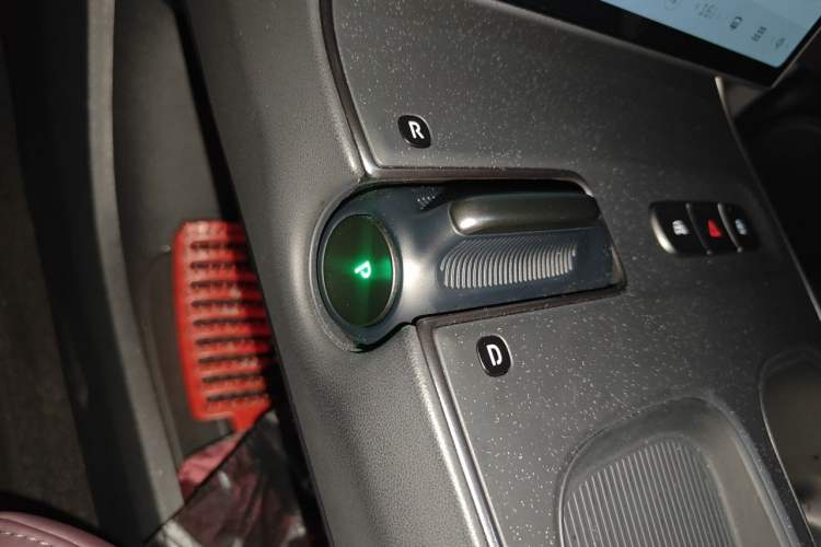Used Nio ET5T 2024 75kWh Touring Gear Lever