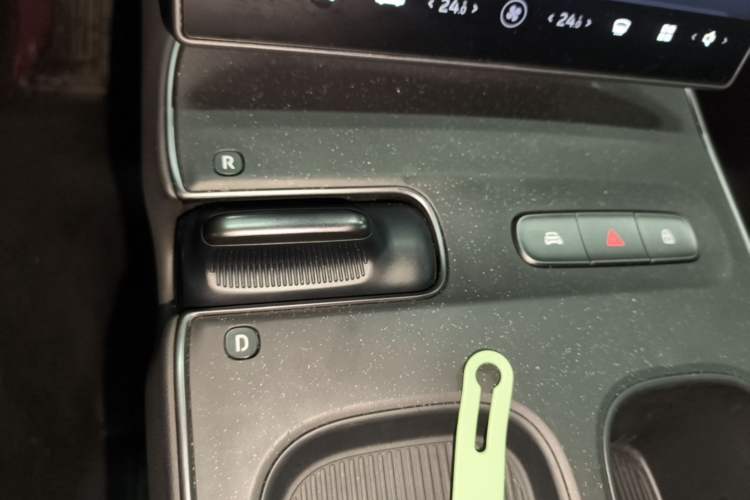 Used Nio ET5T 2024 75kWh Touring Gear Lever