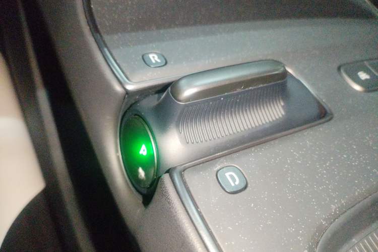 Used Nio ET5T 2024 75kWh Touring Gear Lever