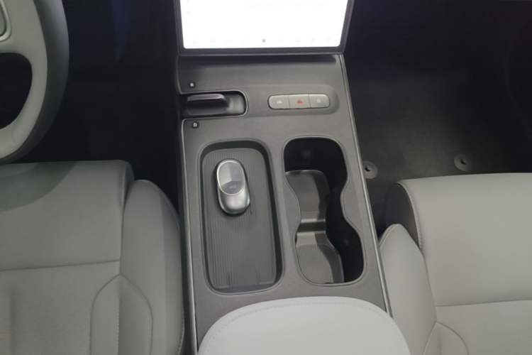 Used Nio ET5T 2024 75kWh Touring Gear Lever