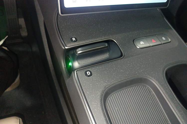 Used Nio ET5T 2024 75kWh Touring Gear Lever