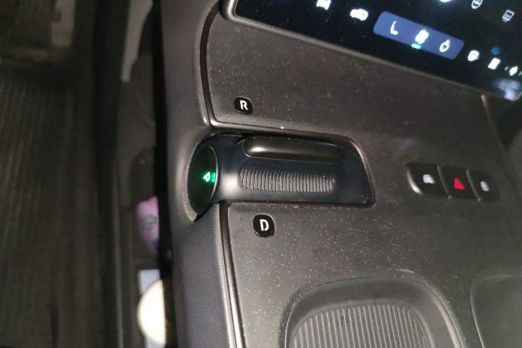 Used Nio ET5T 2024 75kWh Touring Gear Lever
