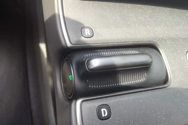 Used Nio ET5T 2024 75kWh Touring Gear Lever