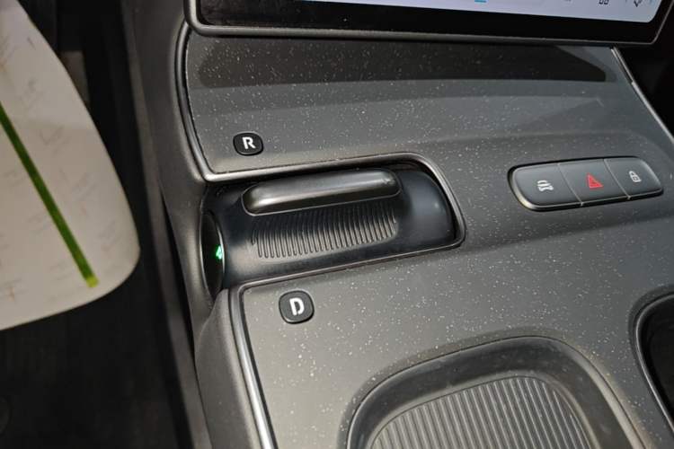 Used Nio ET5T 2024 75kWh Touring Gear Lever