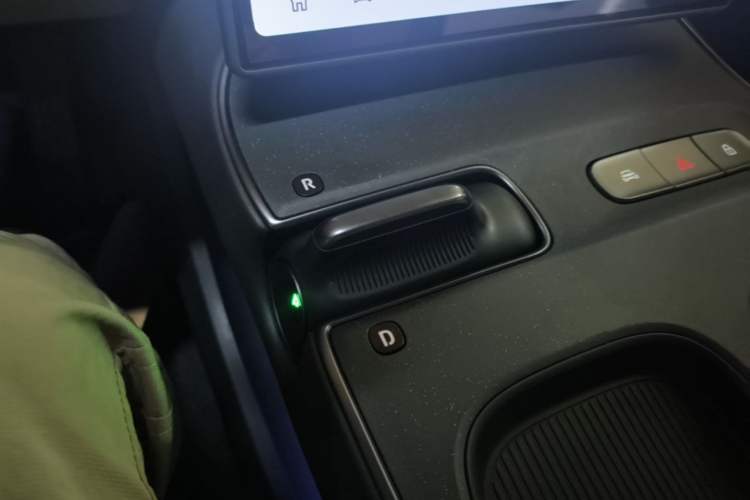 Used Nio ET5T 2024 75kWh Touring Gear Lever