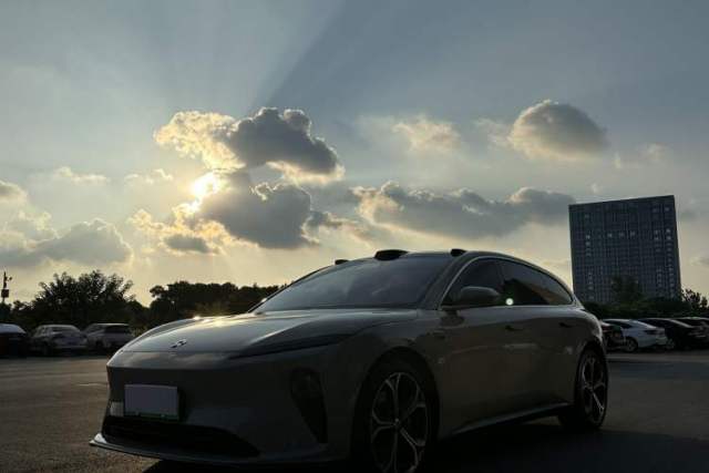 Ojetý Nio ET5T 2024 75kWh Touring