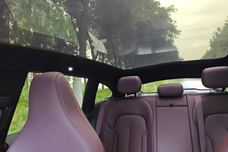 Used Nio ET5T 2024 75kWh Touring Headliner